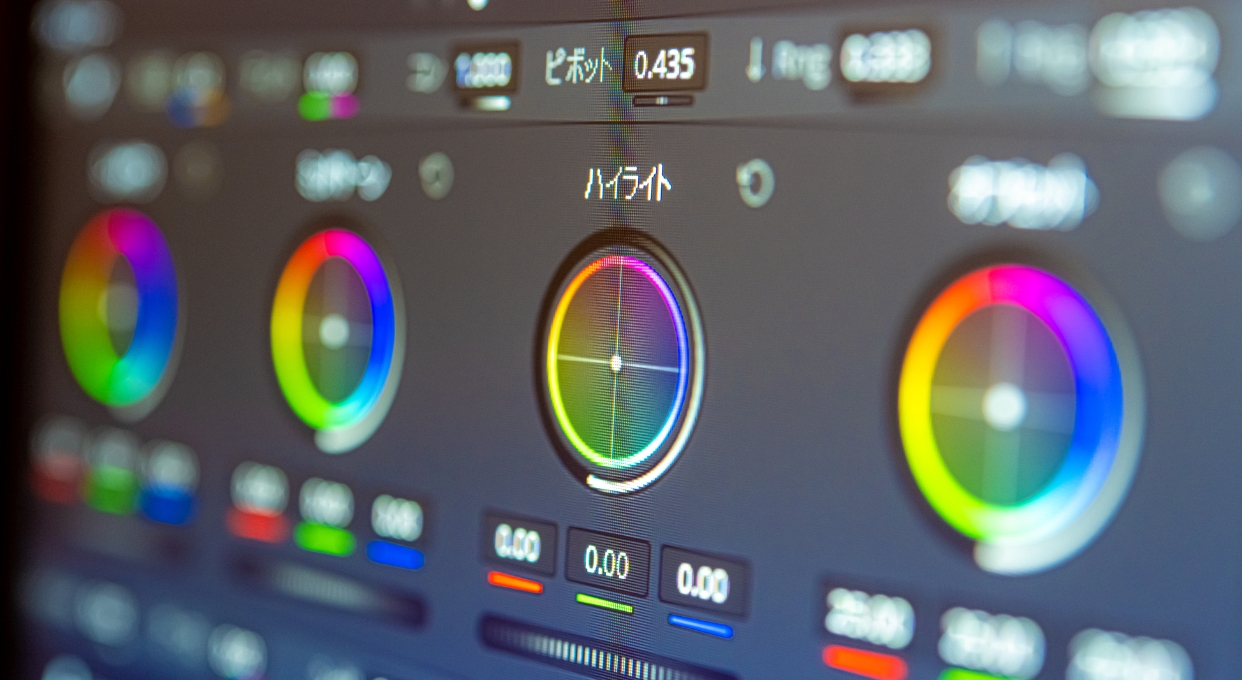 特別な色彩編集技術と光の設計