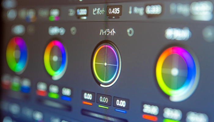 特別な色彩編集技術と光の設計