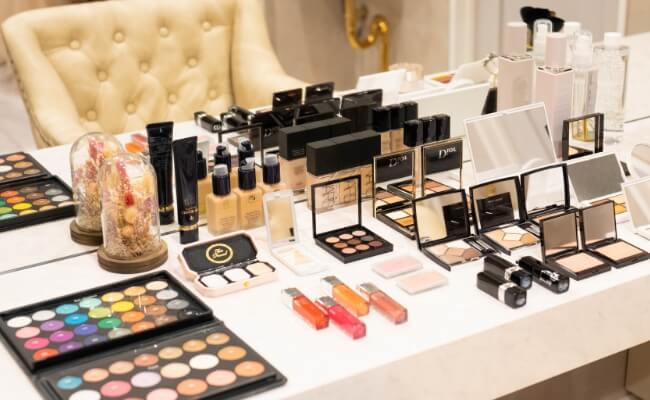 着替え・ヘアメイク