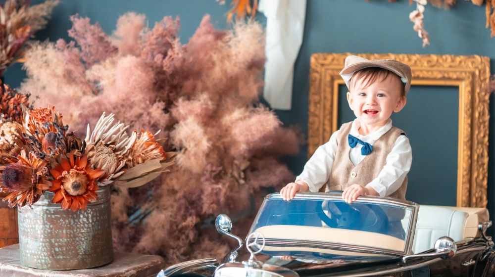 1歳のバースデーフォトを可愛く撮影する方法を解説